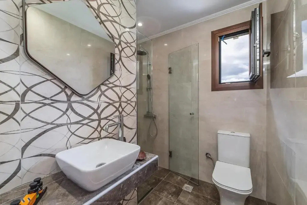 Vincenzo Suites