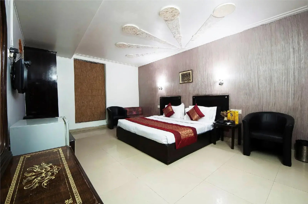Oyo 19046 Hotel Airport Suites