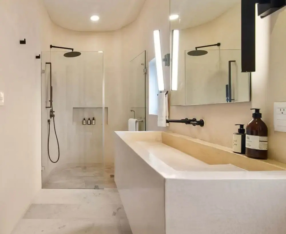 Prime 5th Ave Stay - 2BR With King Beds City Views