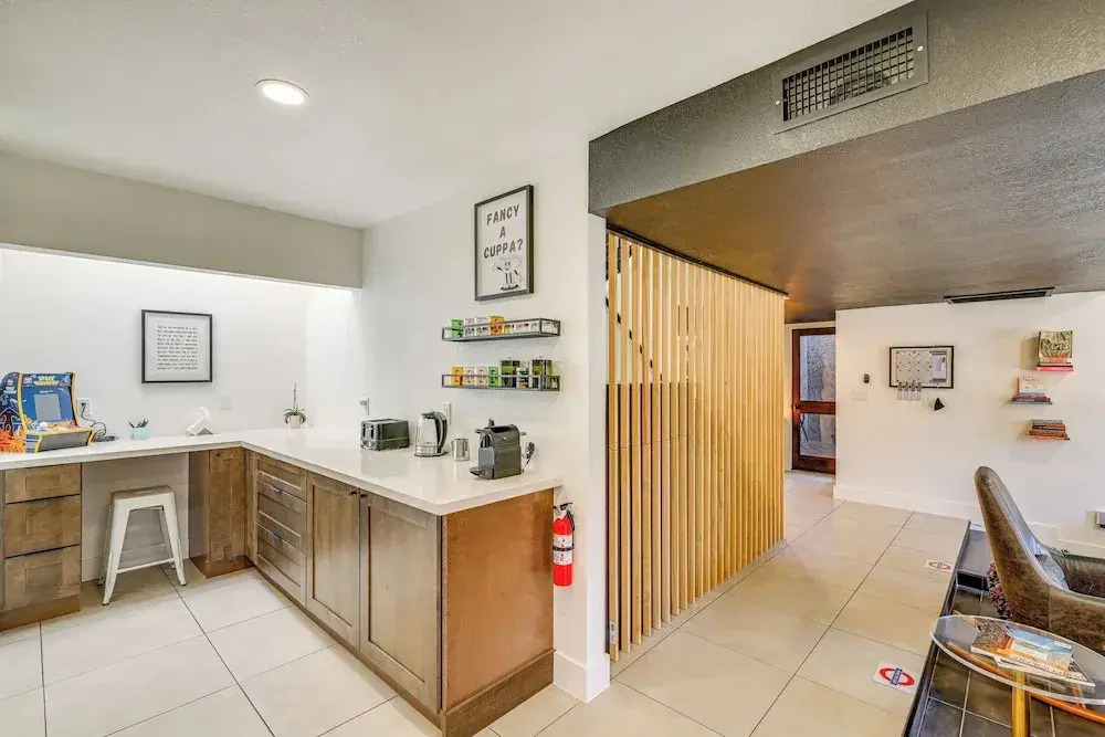 Modern Scottsdale Townhome w/ Heated Pool Access