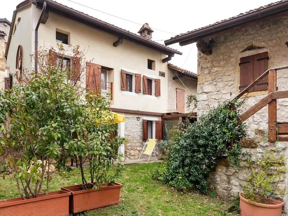 Lovely Holiday Home in Montaner With Patio