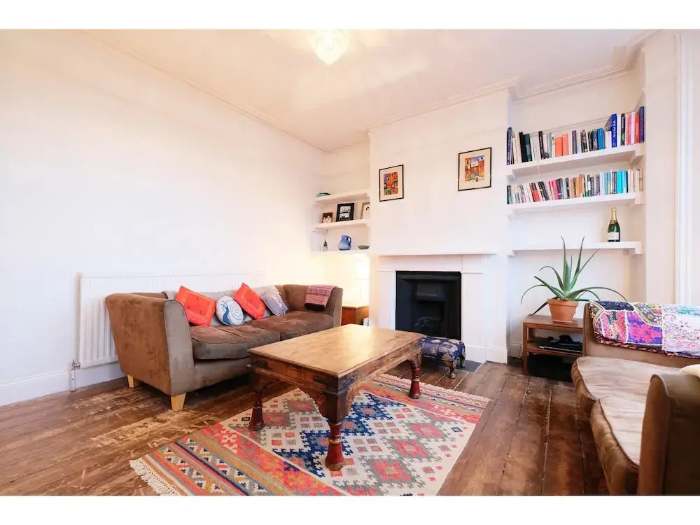 Sunny, Bohemian-style Flat For 4 in Queens Park
