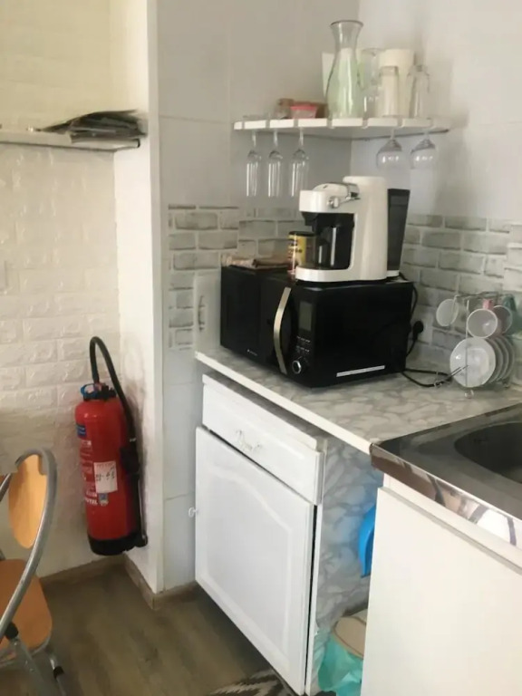 Studio in Beaune, With Enclosed Garden and Wifi