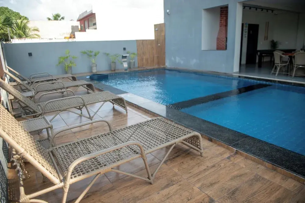 Apto com Piscina e Sal o de Jogos a 100m da Praia