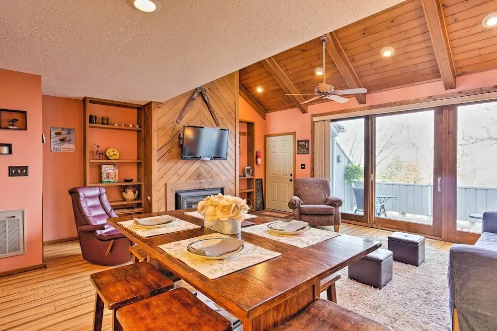 All-season Base in Beech Mountain, Pets Welcome!