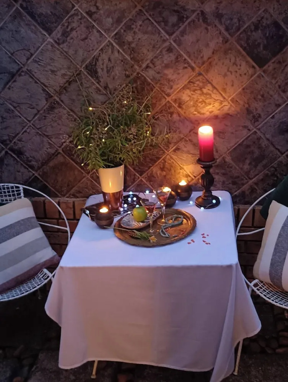 Private Cottage, Sleeps 2, Perfect for Work & Play