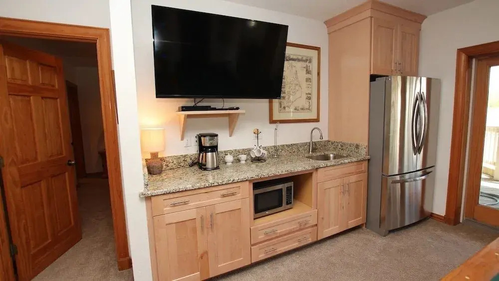 Windrift - 6 Br Home