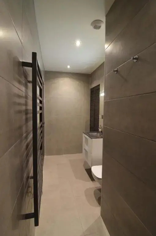 Studio Biarritz - rénové et moderne - au calme - centre ville - tout à pied