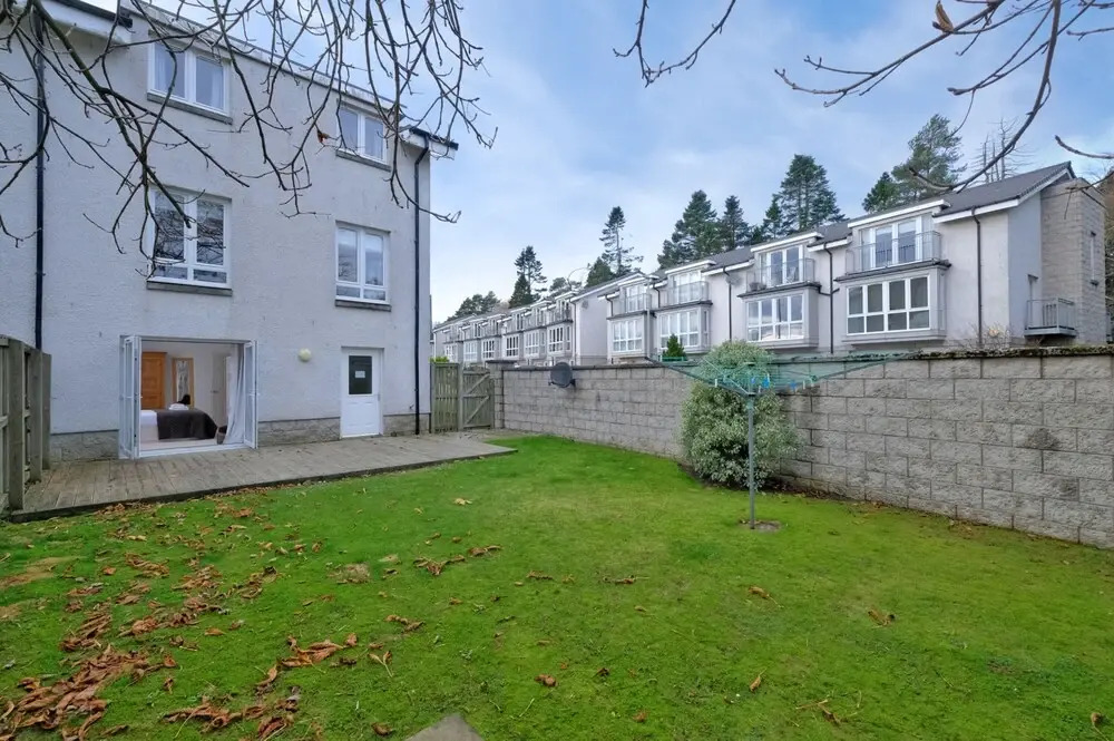 Bright Family Townhouse With Stunning Views Over Royal Deeside