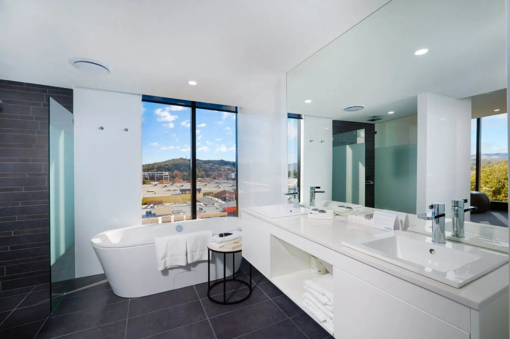 Mantra Albury