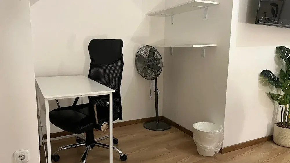 Cozy Room With Balcony Near Rennweg