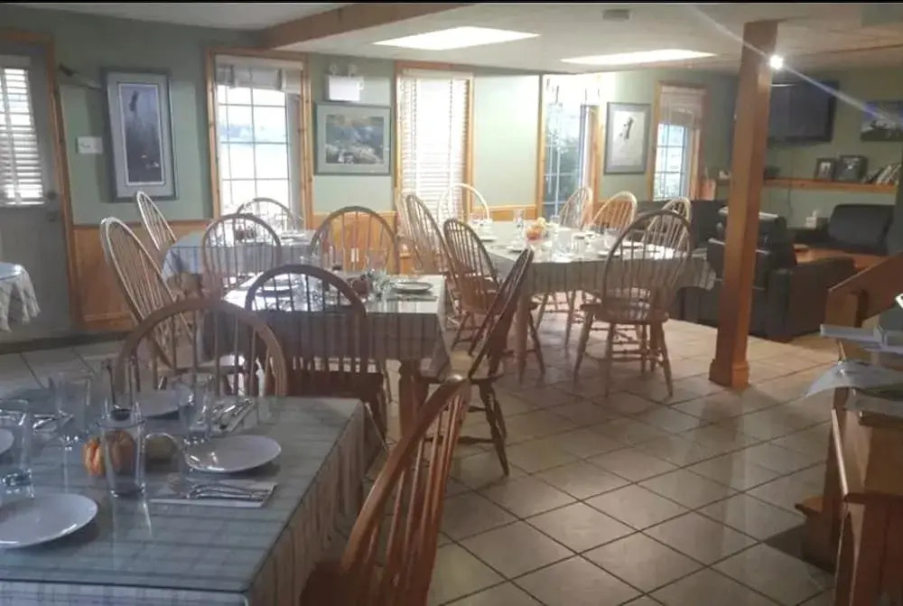 Salmon Pool Inn