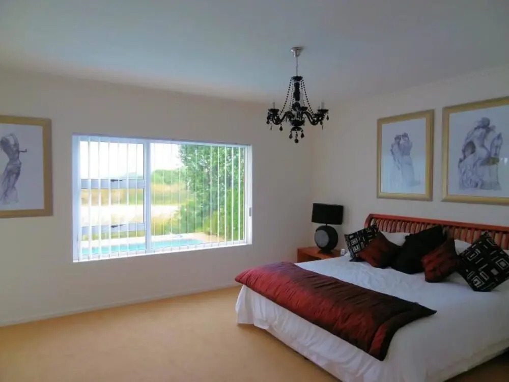 Stunning 3-bed Lakeside Villa With Private Pool