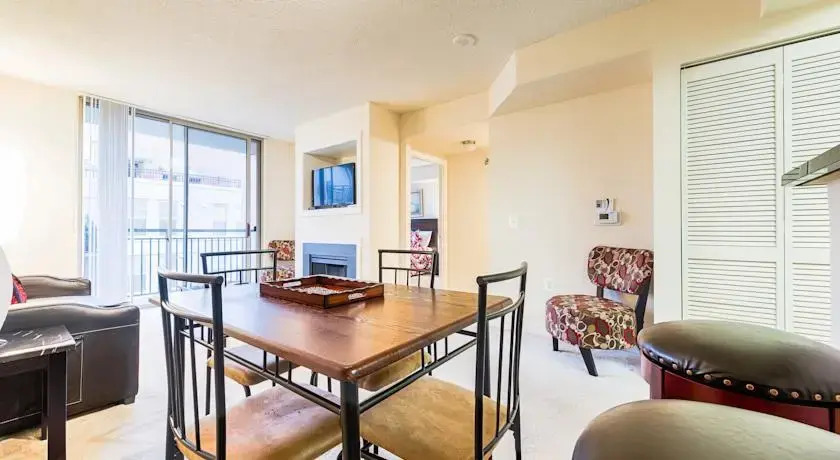 The Lincoln Apartment