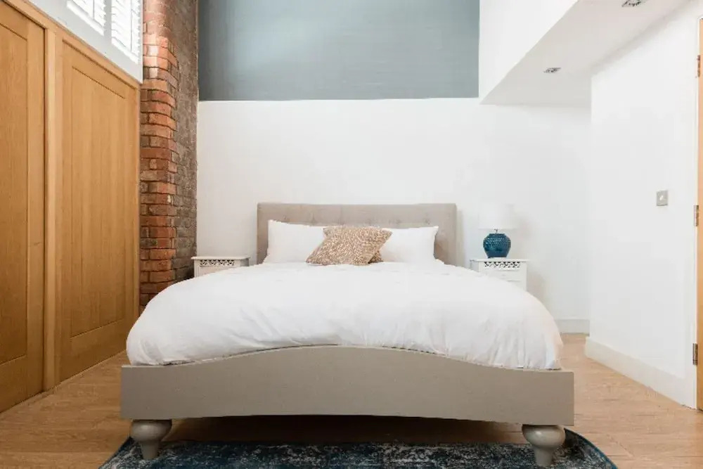 The Warehouse Loft - Trendy Converted Warehouse 3BDR