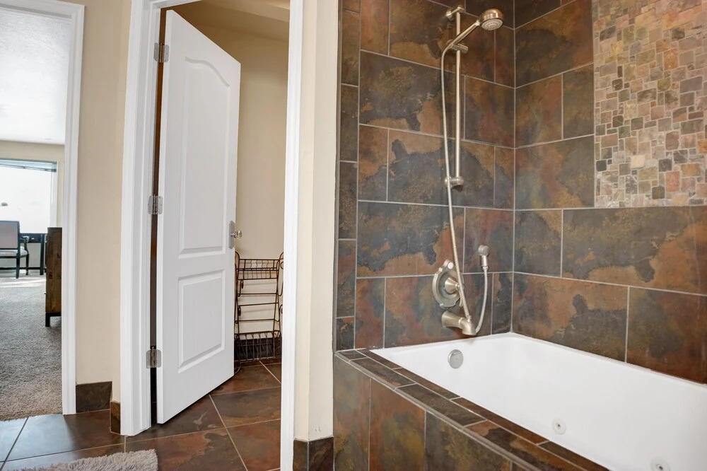Prospector Place 5 Bedroom Home by RedAwning