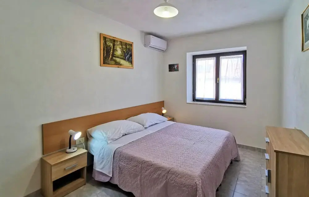 Nice Home in Brsec With Wifi and 2 Bedrooms