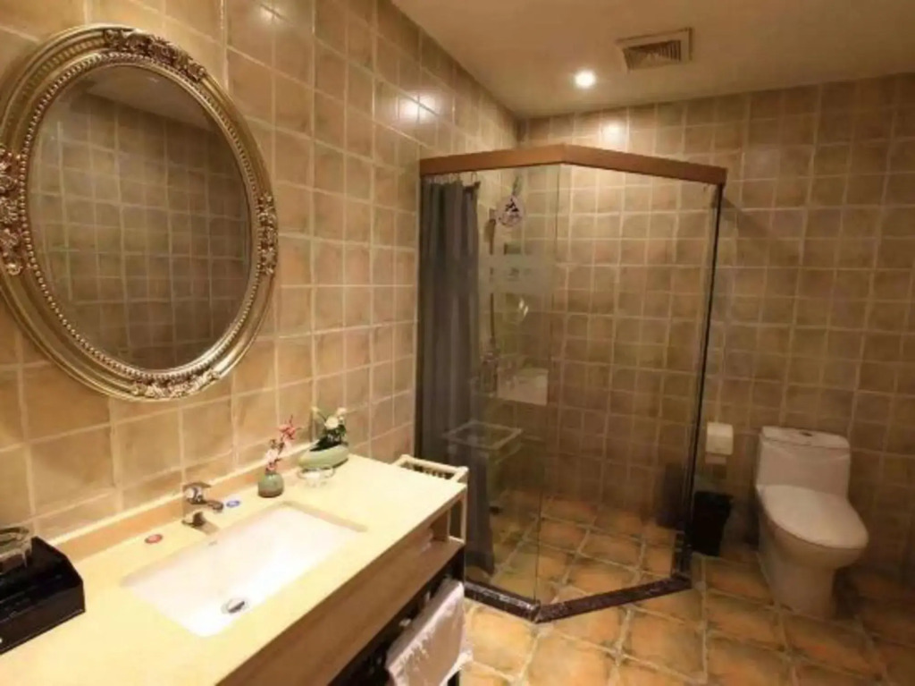 Baoli Xiangxun Theme Hotel