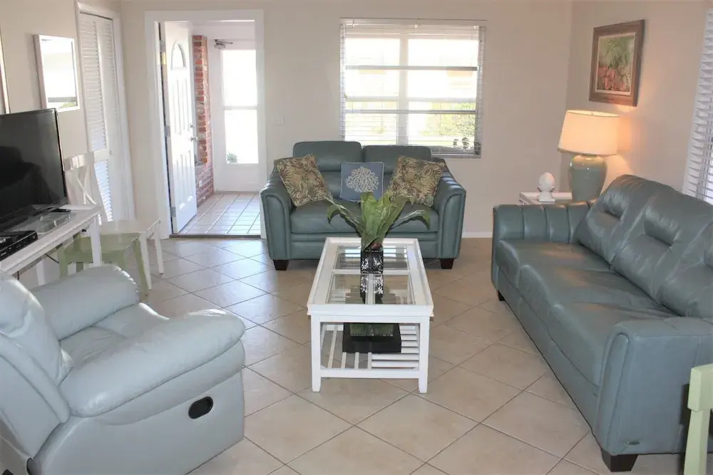 Aloha Kai - Unit 40 2 Bedrooms 1.5 Bathroom Apts