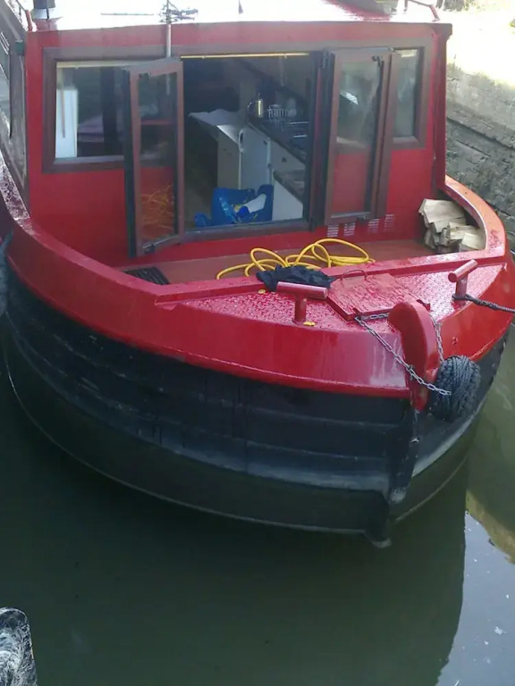 The Cru Houseboats