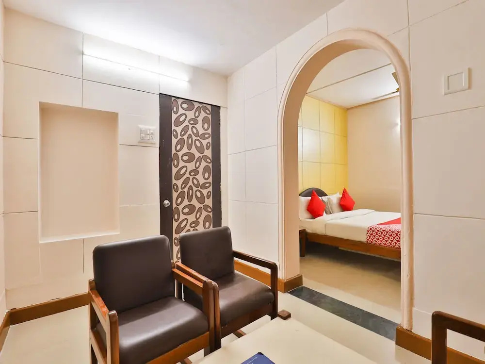OYO 13668 Hotel Utsav