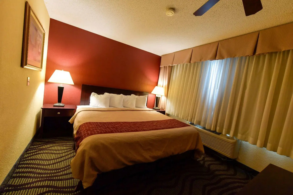 Baymont Inn & Suites by Wyndham Lincoln NE