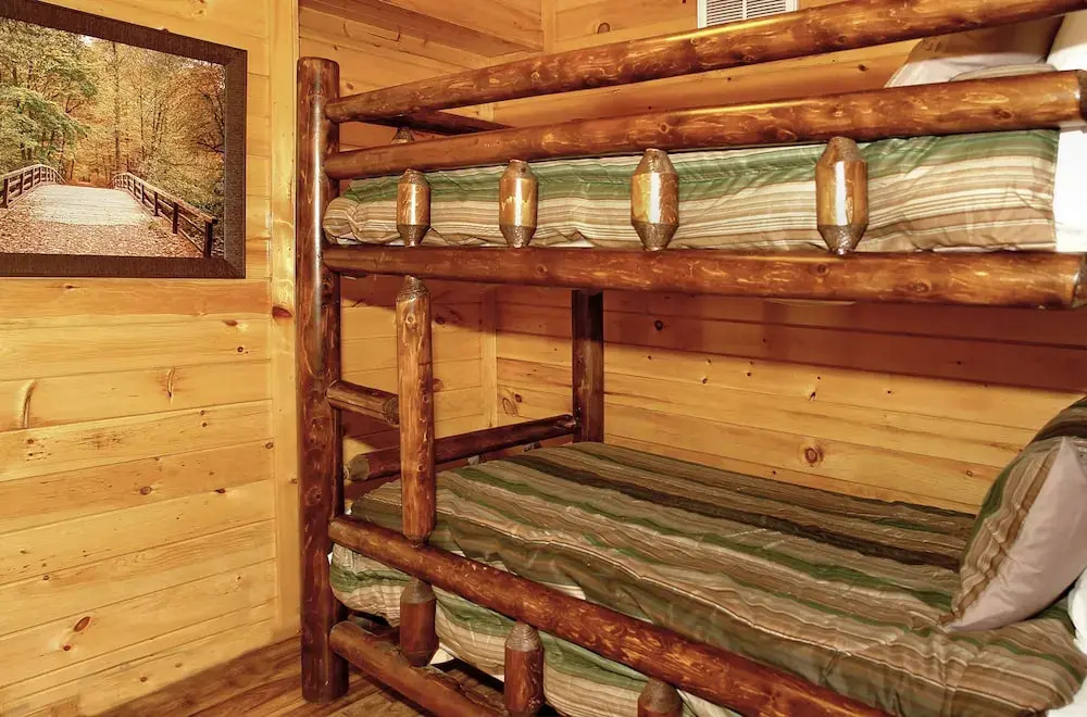 Laurel Manor Close To Downtown 4 Bed Rooms Hot Tub And Fire Pit