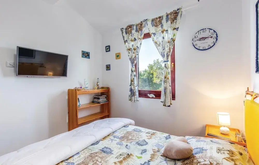 Nice Home in Jadranovo With Wifi and 1 Bedrooms