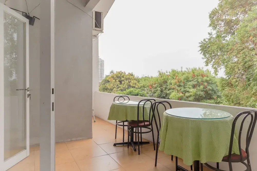 OYO 1317 Pinnus Residence Syariah