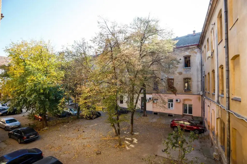 Old Square Apartments 3