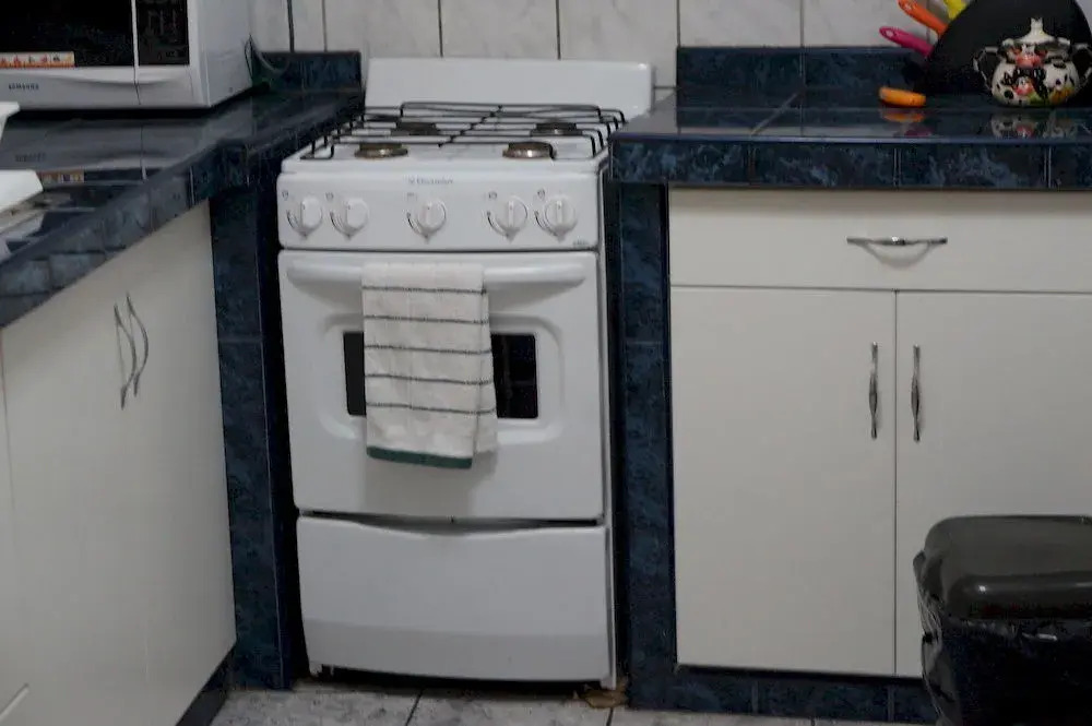 Angelicas House 2BR Near Airport Terrace WiFi