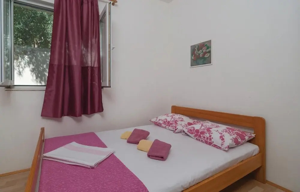 Nice Home in Pisak With Wifi and 3 Bedrooms