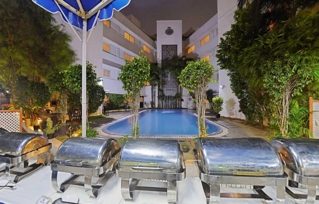 AMS Raj Palace Sundar