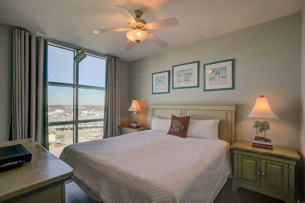 Crystal Shores W 301