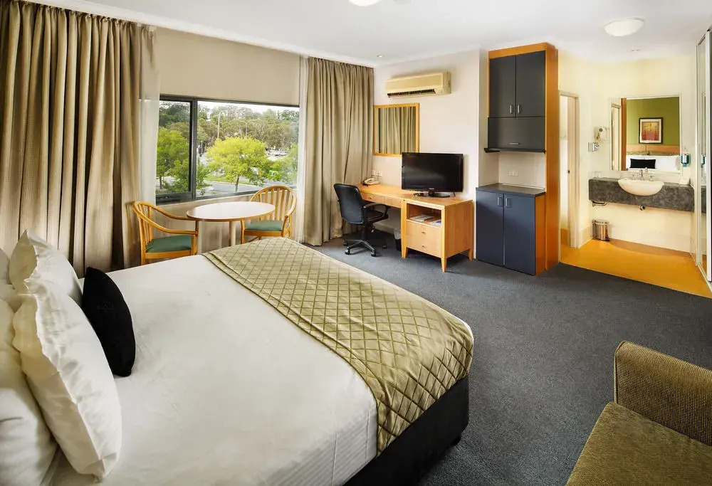 The Woden Hotel