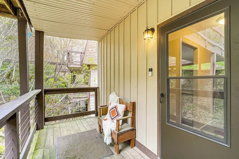 Walk to Hiking & Skiing: Beech Mountain Condo