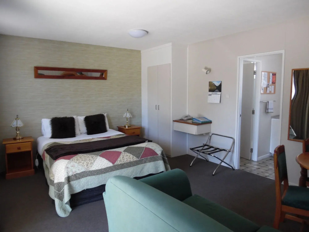 Aden Motel