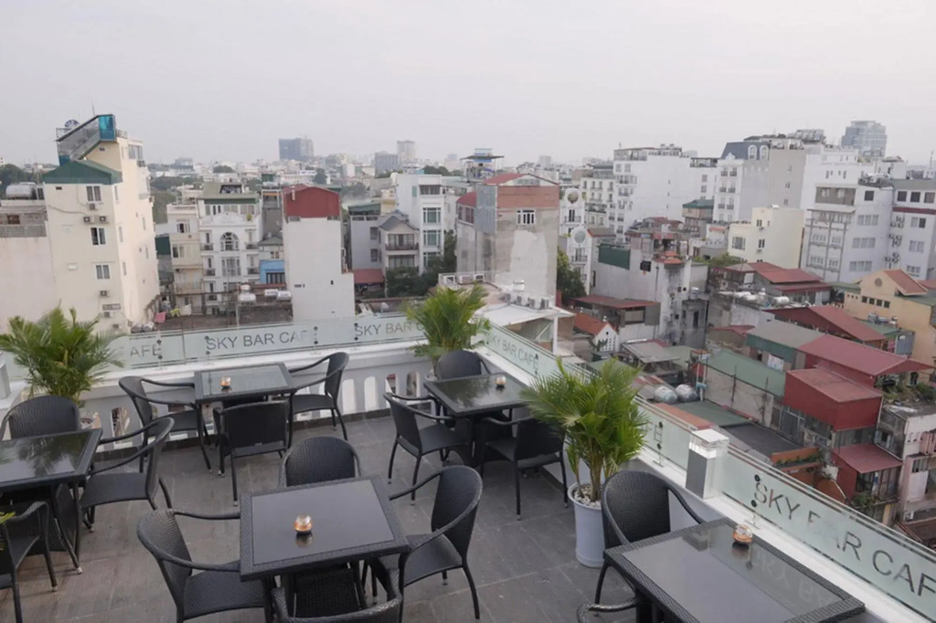 Victor Metropolis Hotel & Rooftop Bar