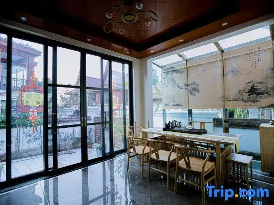 Santa Bara Fanye Residence