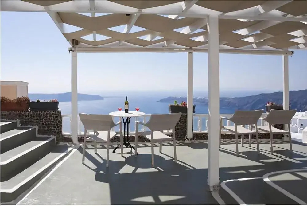 Katerinas Castle - Caldera Cave Hotel