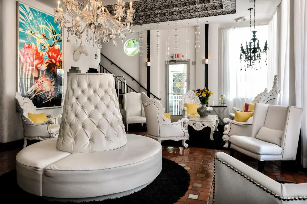 Whitelaw Hotel