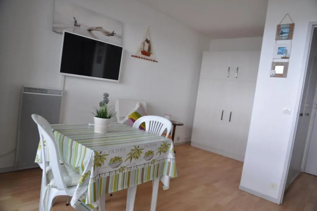 lumineux studio avec vue sur l'océan - 248018