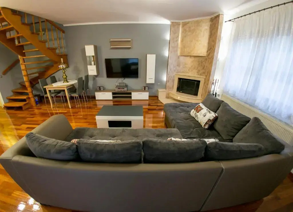 Vier Luxury House