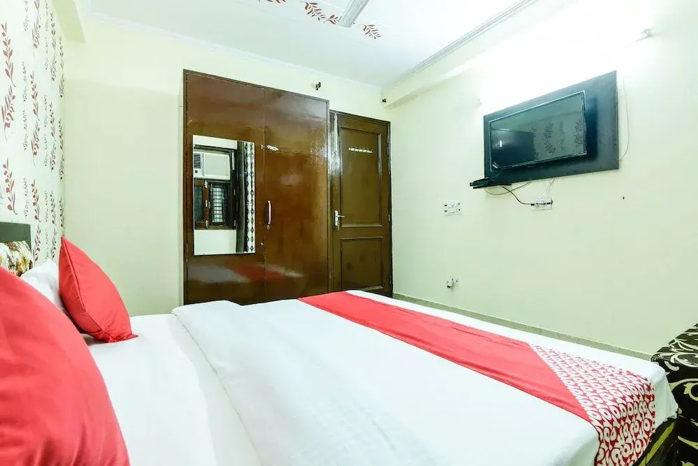 OYO 24298 KP Hotel