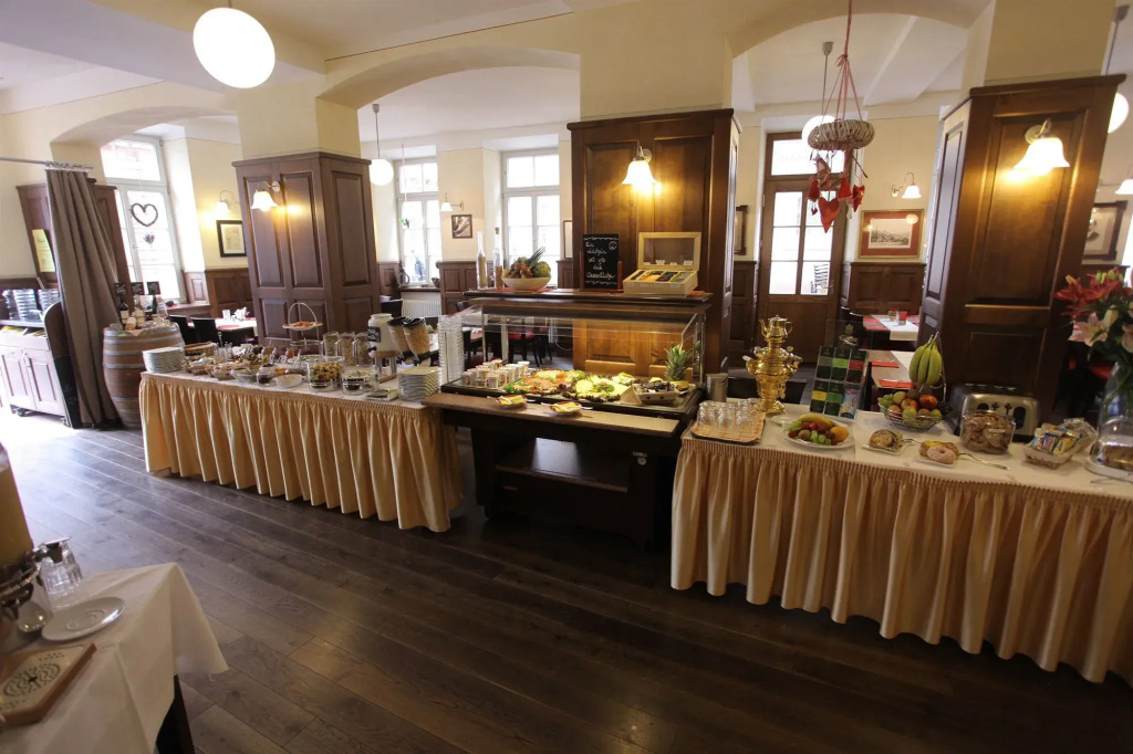 Hotel Goldener Falke