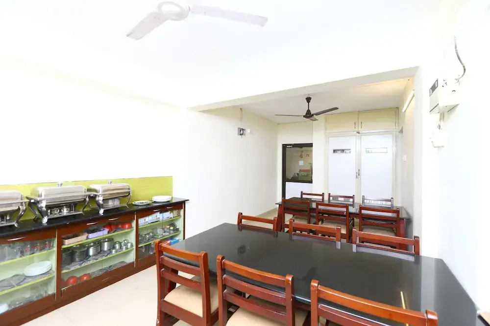 OYO 1504 Hotel Gemini Residency