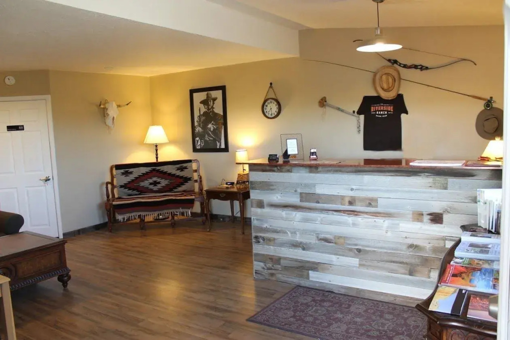 The Riverside Ranch RV Park, Motel & Campground