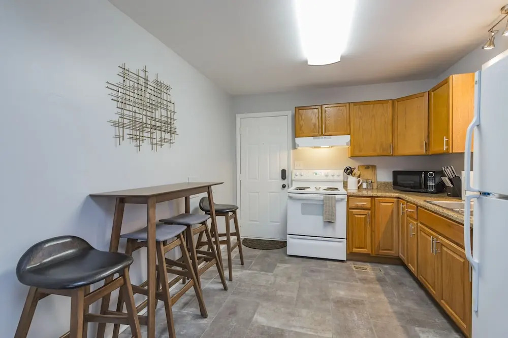 Savor the Homey Vibe at a Chilled Nest Five Min Downtown