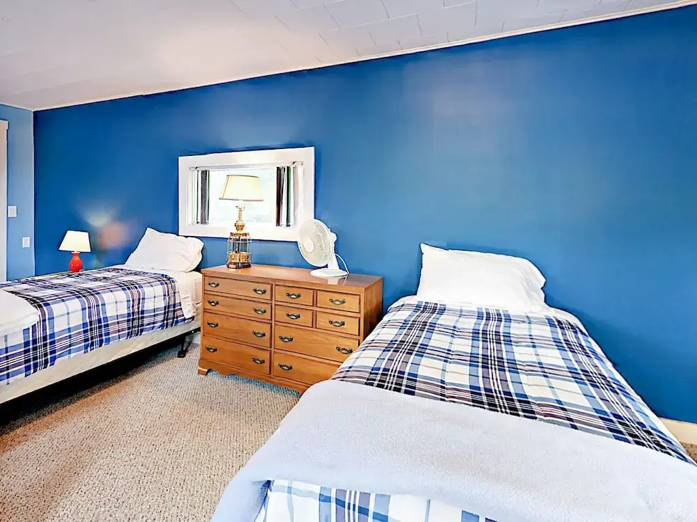 Lobstermen's Cottage - 3 Br home by RedAwning