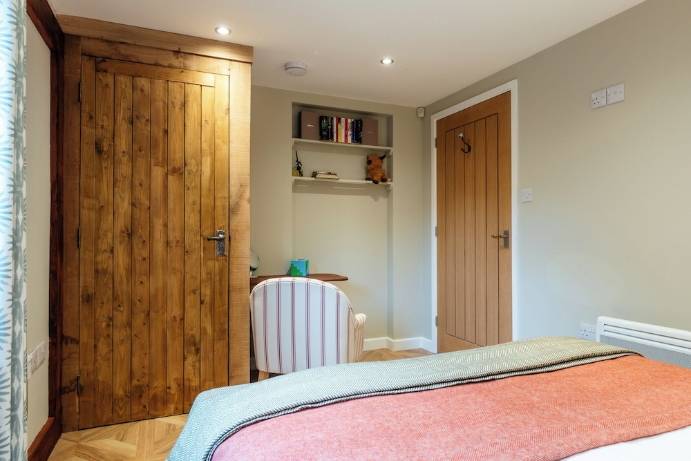 The Cowshed - Stunning 1 Bedroom Cottage